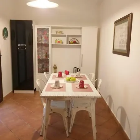 White House Apartment *